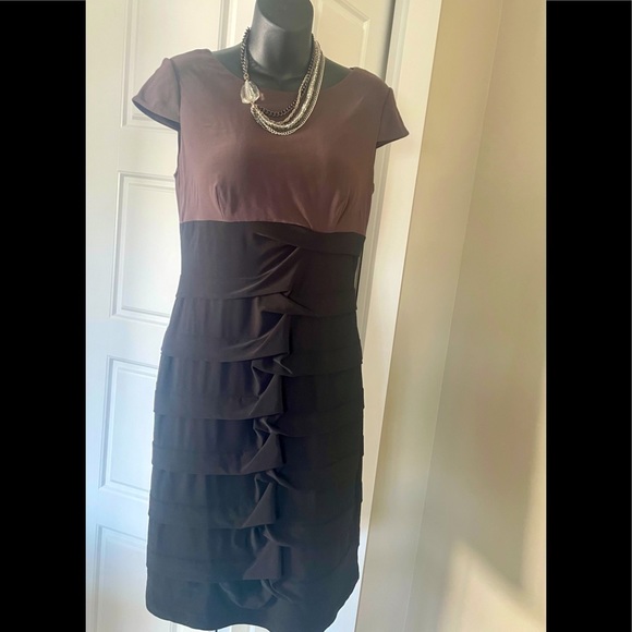 Adrianna Papell conservative dress - Picture 1 of 8